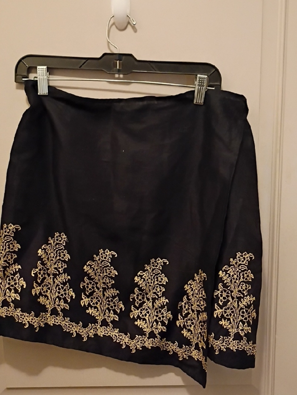 Vintage Emanuel Ungaro Liberte 100%Linen Embroided Wrap Skirt